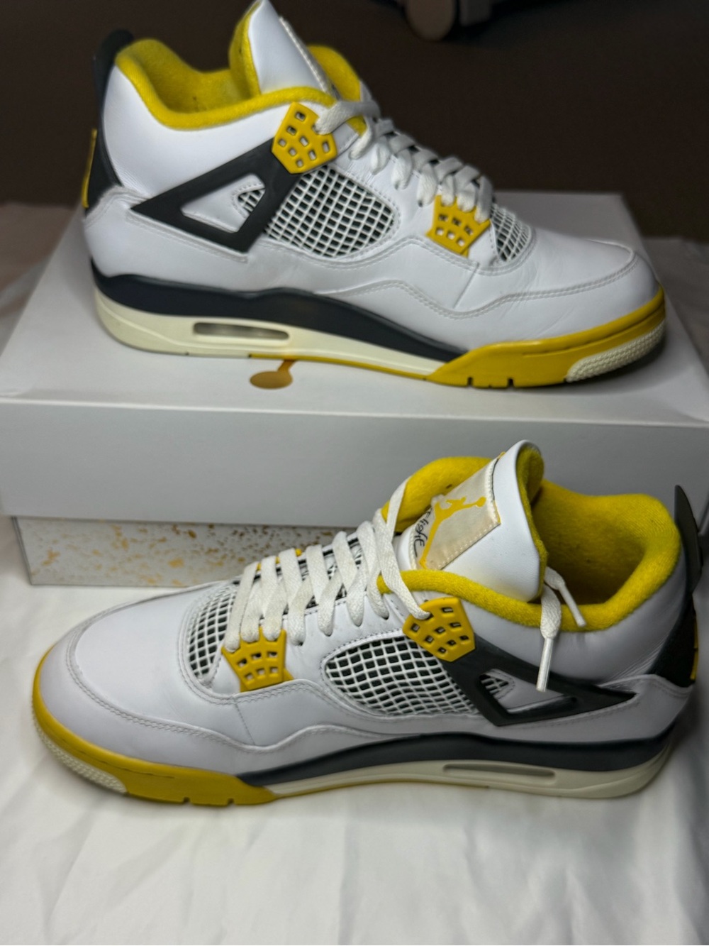 Jordan Air Jordan 4 Retro Vivid Sulfur White/Coconut Milk Men’s AQ9129-101